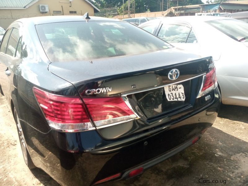 Toyota CROWN in Uganda