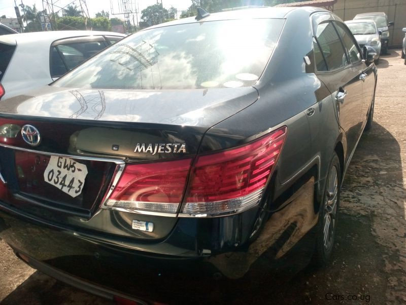 Toyota CROWN in Uganda