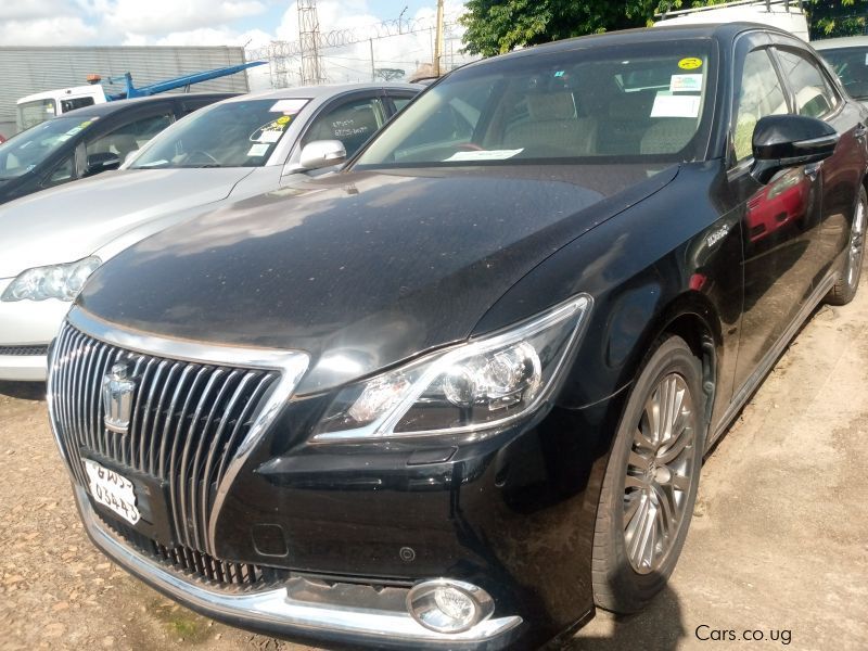 Toyota CROWN in Uganda