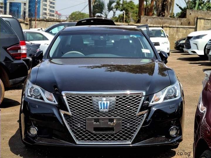 Toyota Crown in Uganda