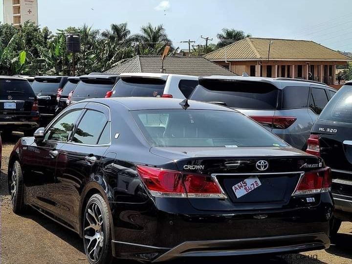 Toyota Crown in Uganda