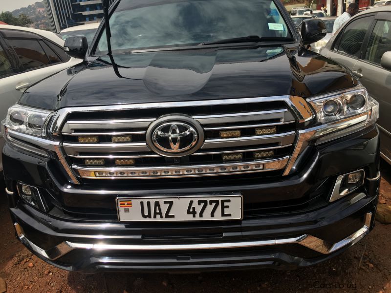 Toyota LANDCRUISER in Uganda