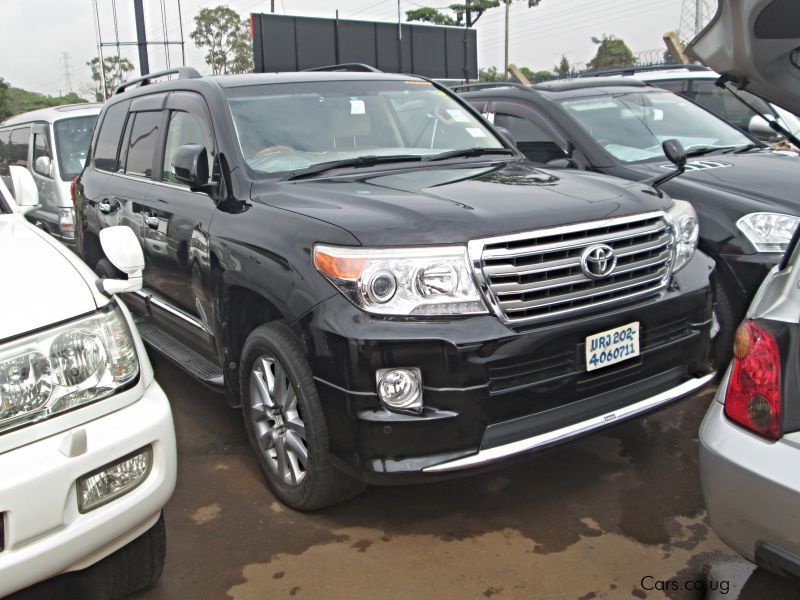 Toyota Land Cruiser V8 in Uganda