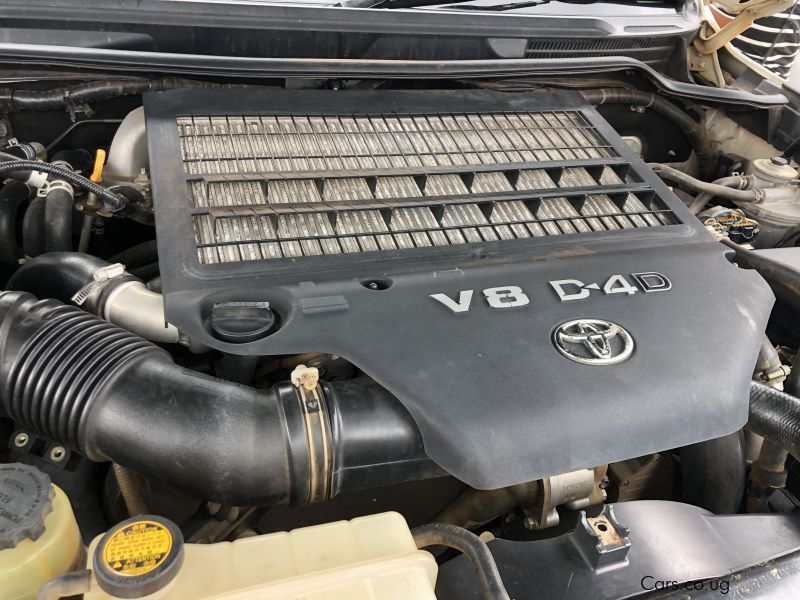 Toyota Landcruiser Sahara V8 in Uganda