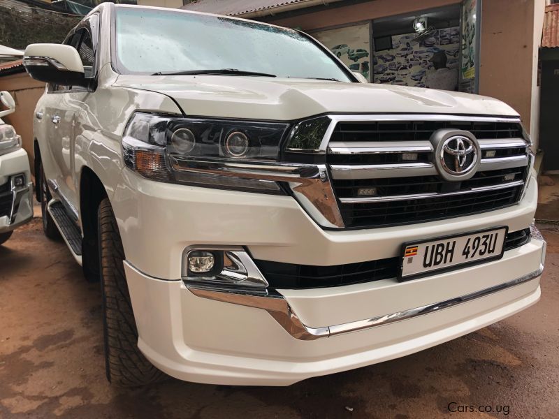 Toyota Landcruiser Sahara V8 in Uganda