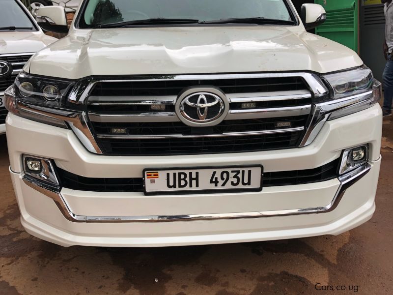 Toyota Landcruiser Sahara V8 in Uganda