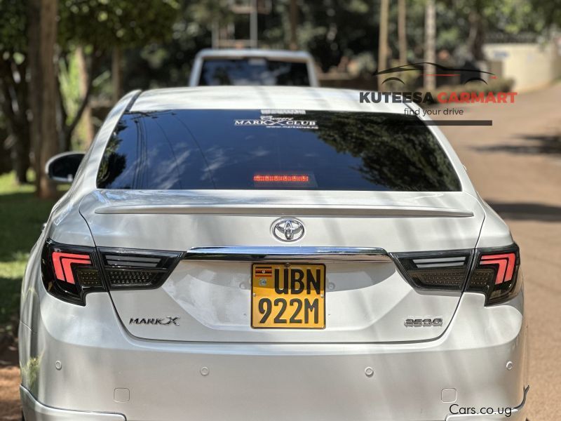 Toyota Mark X in Uganda