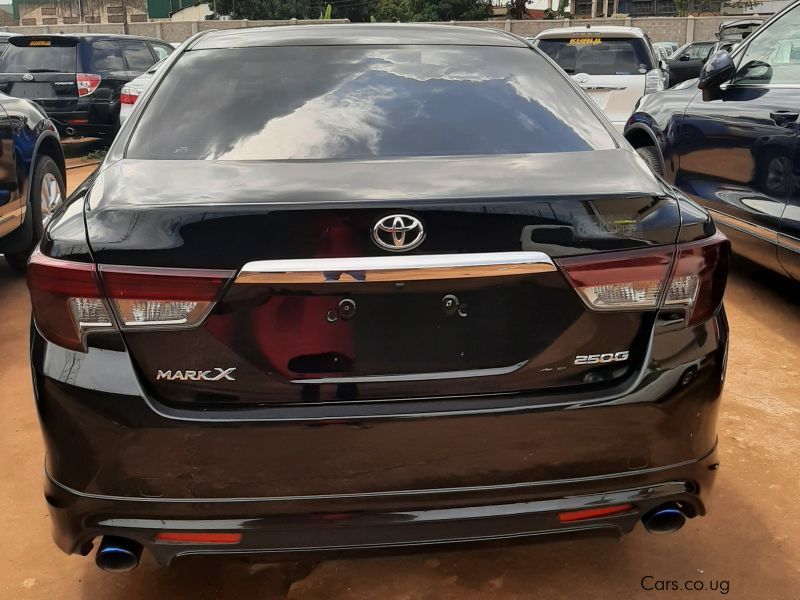 Toyota Mark X in Uganda