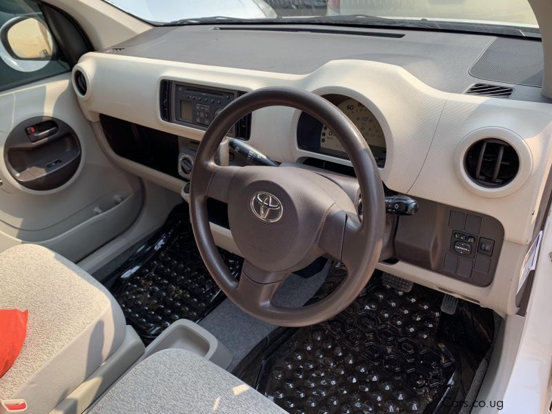 Toyota passo in Uganda