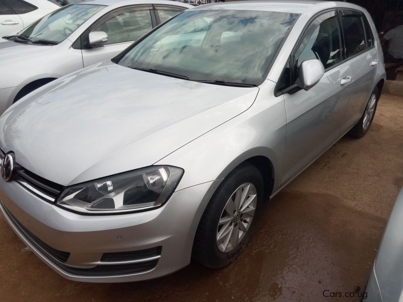 Volkswagen GOLF in Uganda