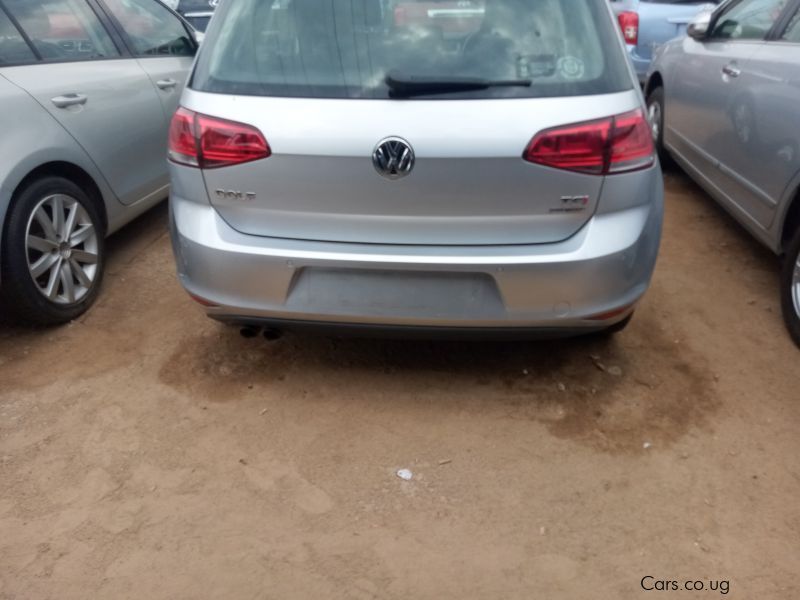 Volkswagen GOLF in Uganda