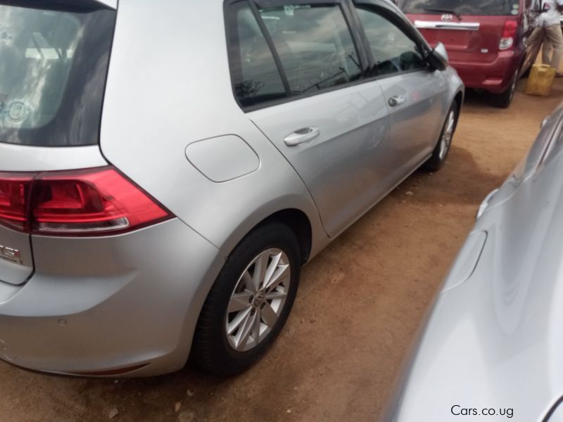 Volkswagen GOLF in Uganda