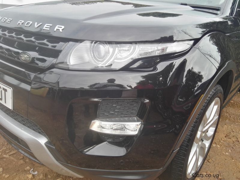Land Rover RANGE ROVER in Uganda