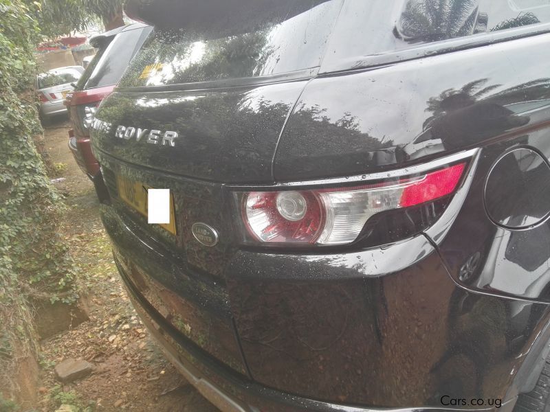 Land Rover RANGE ROVER in Uganda