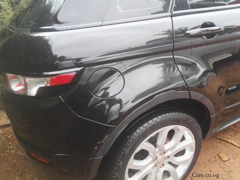 Land Rover RANGE ROVER in Uganda