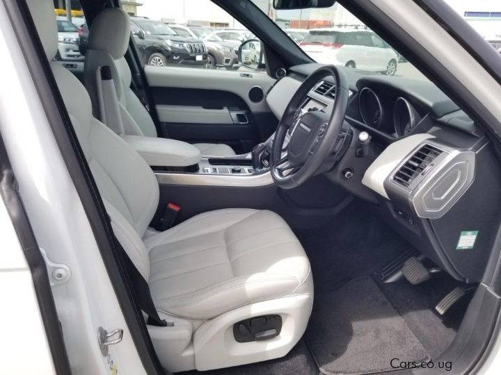 Land Rover Range Rover in Uganda