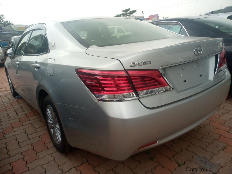 Toyota CROWN in Uganda