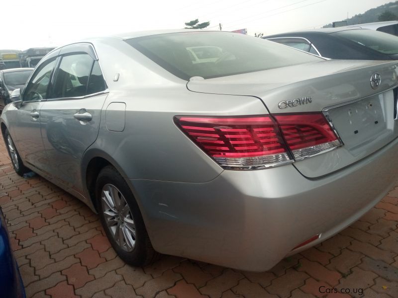 Toyota CROWN in Uganda