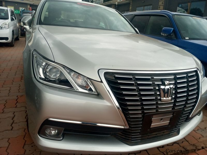 Toyota CROWN in Uganda