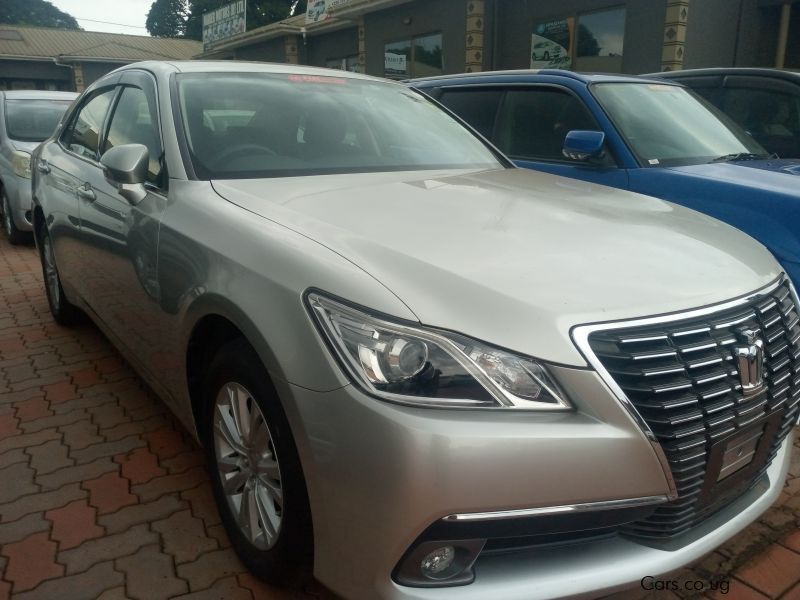 Toyota CROWN in Uganda