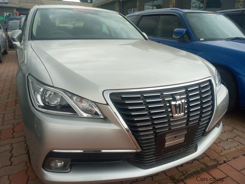 Toyota CROWN in Uganda