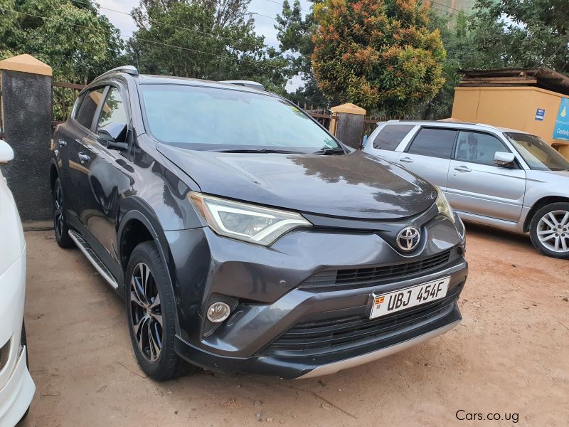 Toyota Rav4 in Uganda