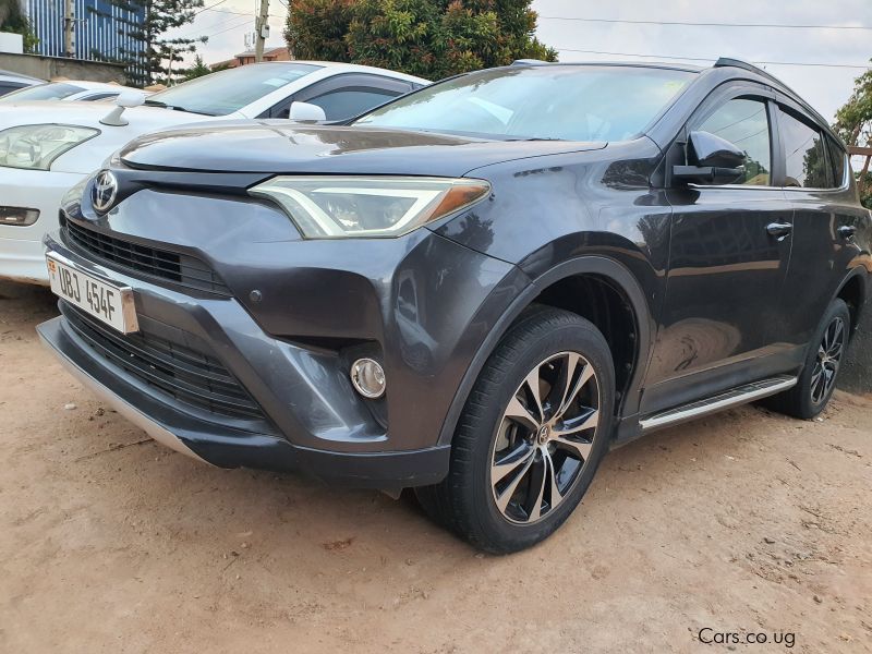 Toyota Rav4 in Uganda