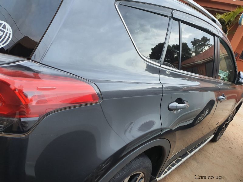 Toyota Rav4 in Uganda