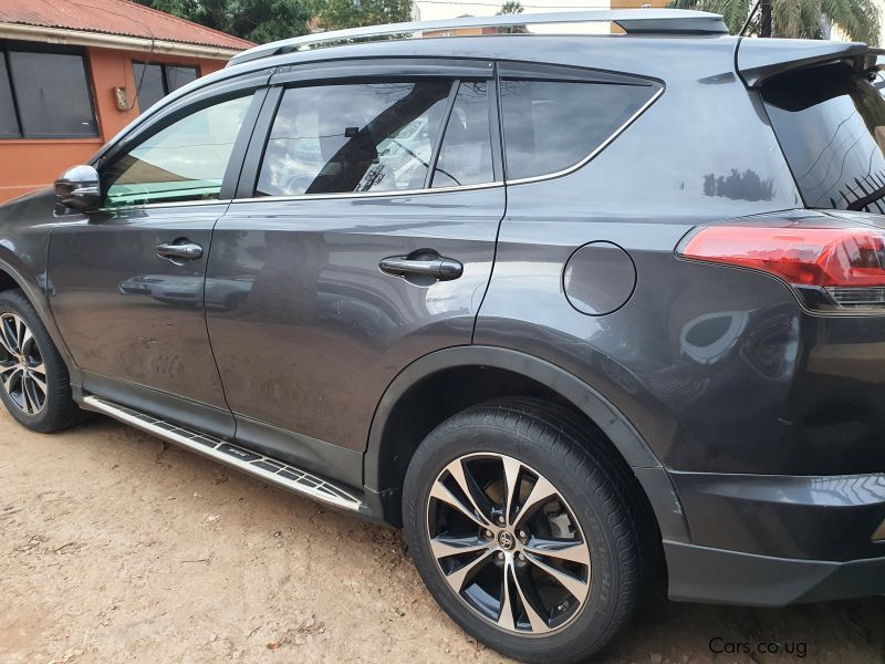 Toyota Rav4 in Uganda