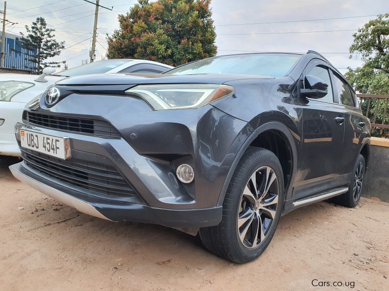 Toyota Rav4 in Uganda