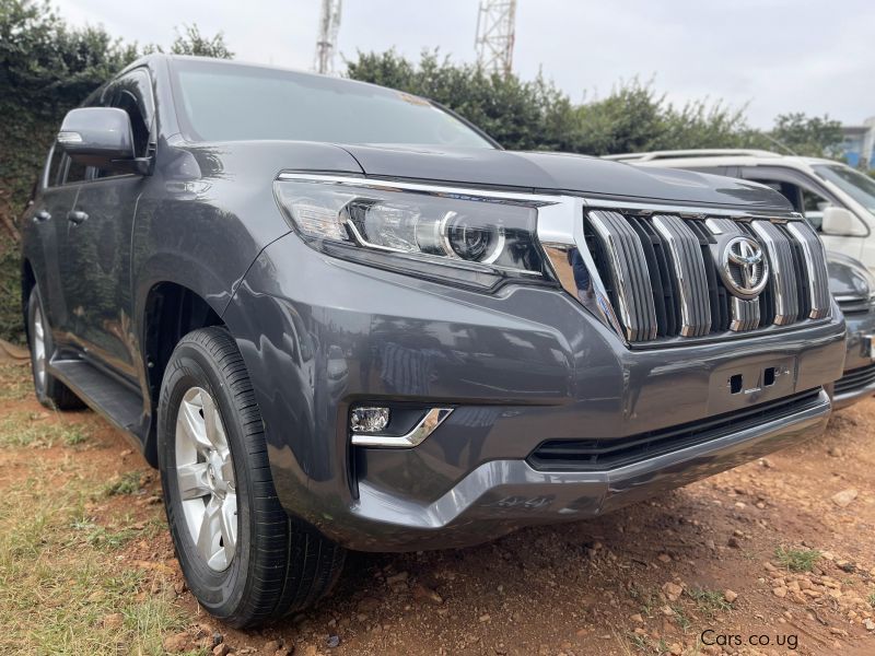 Toyota prado tx in Uganda