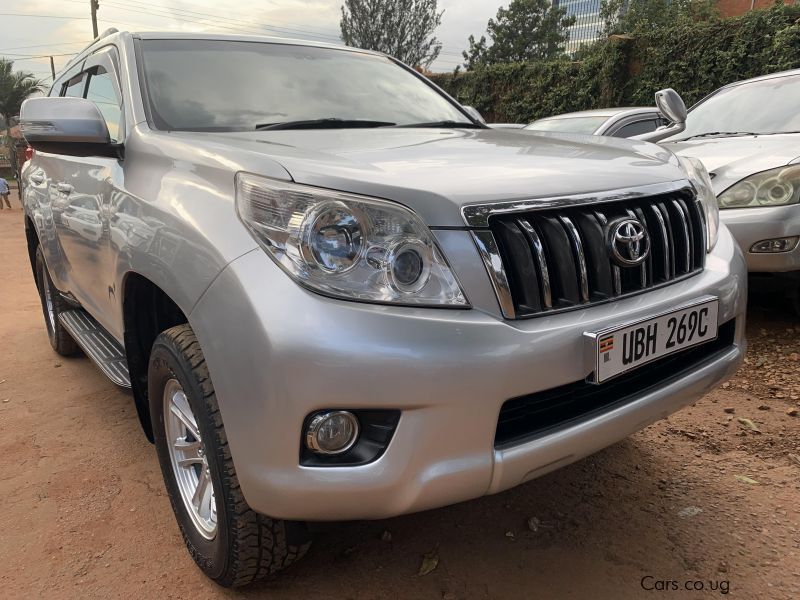 Toyota prado tx in Uganda