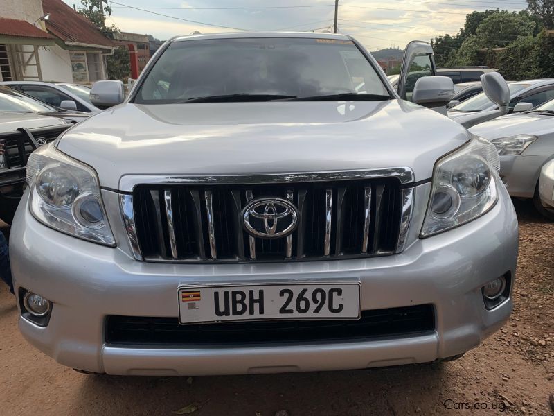 Toyota prado tx in Uganda