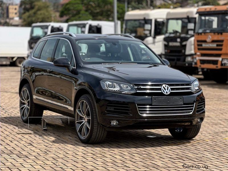 Volkswagen TOUREDGE in Uganda