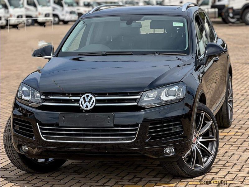 Volkswagen TOUREDGE in Uganda