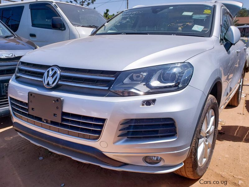 Volkswagen TOUREDGE in Uganda