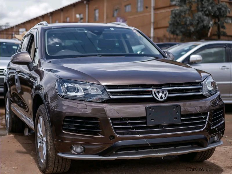 Volkswagen TOUREDGE in Uganda