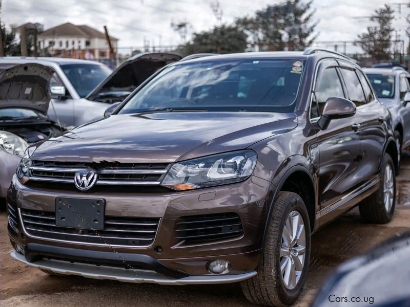 Volkswagen TOUREDGE in Uganda