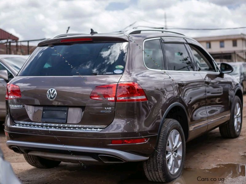 Volkswagen TOUREDGE in Uganda