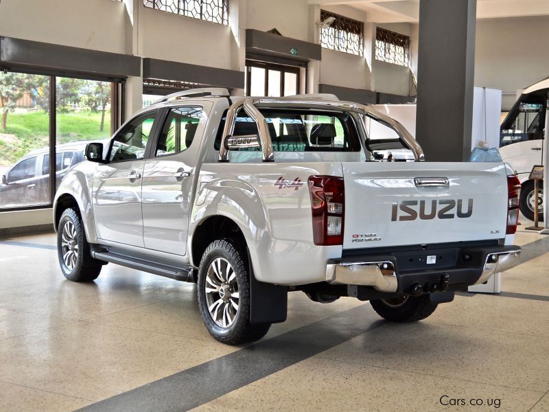 Isuzu KB-300 (OT6Q) LX 4X4 in Uganda