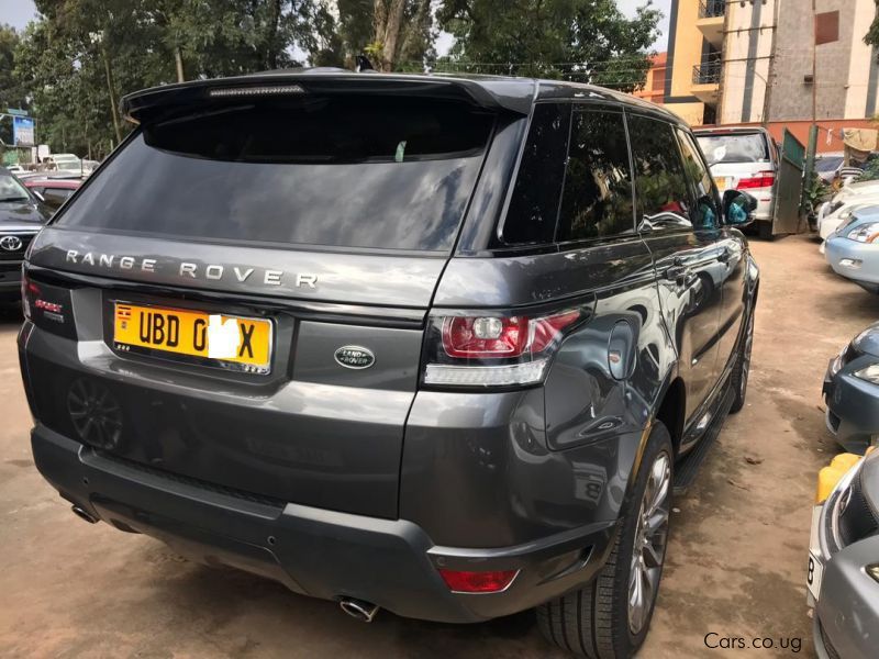 Land Rover RANGE ROVER in Uganda