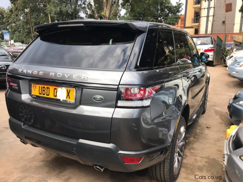 Land Rover RANGE ROVER in Uganda