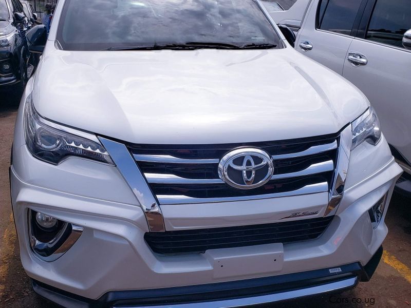 Toyota FORTUNER in Uganda