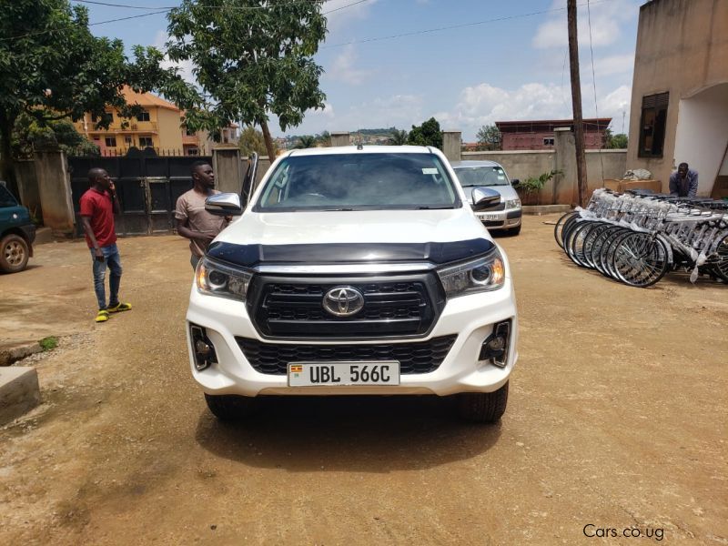 Toyota HILUX GUN126R-DTTMHQ in Uganda