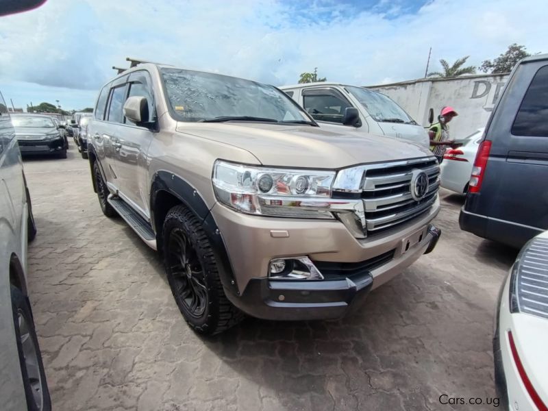 Toyota LAND CRUISER in Uganda