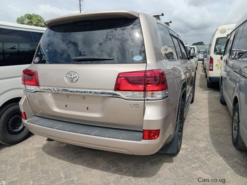 Toyota LAND CRUISER in Uganda