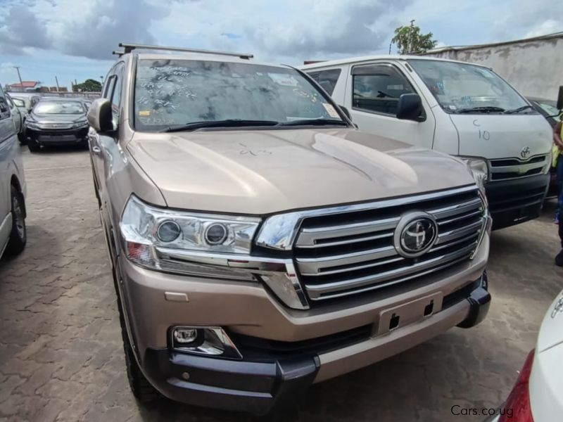 Toyota LAND CRUISER in Uganda