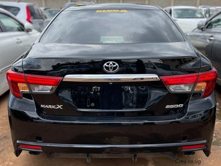 Toyota Mark X Premium in Uganda