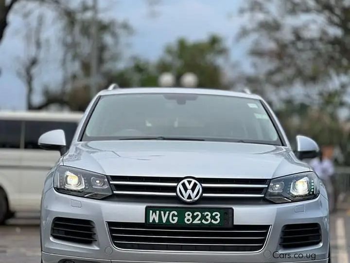 Volkswagen TOUREDGE HYBRID in Uganda