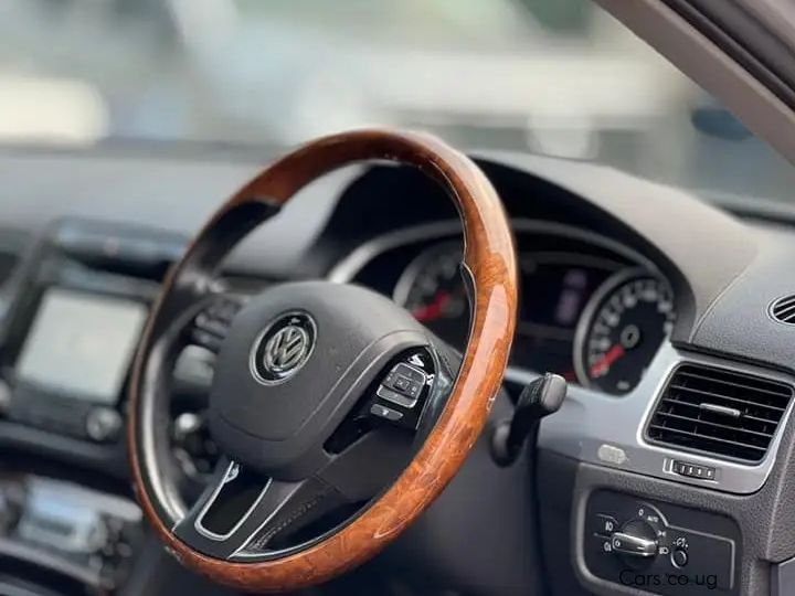 Volkswagen TOUREDGE HYBRID in Uganda